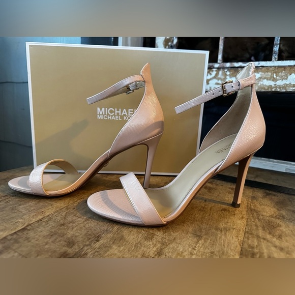 ✨ New in Box ✨ Michael Kors Harper Heels Soft Pink Embossed Leather – Size 8.5M - Picture 4 of 8